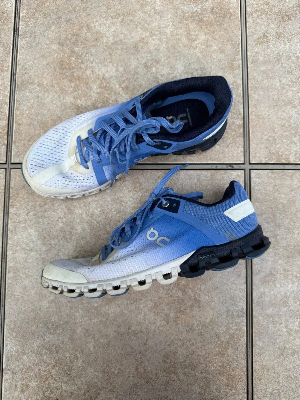 On Running Running Cloudflow 3.0 Women’s Blue Gradient Cloudswift Running Shoes.